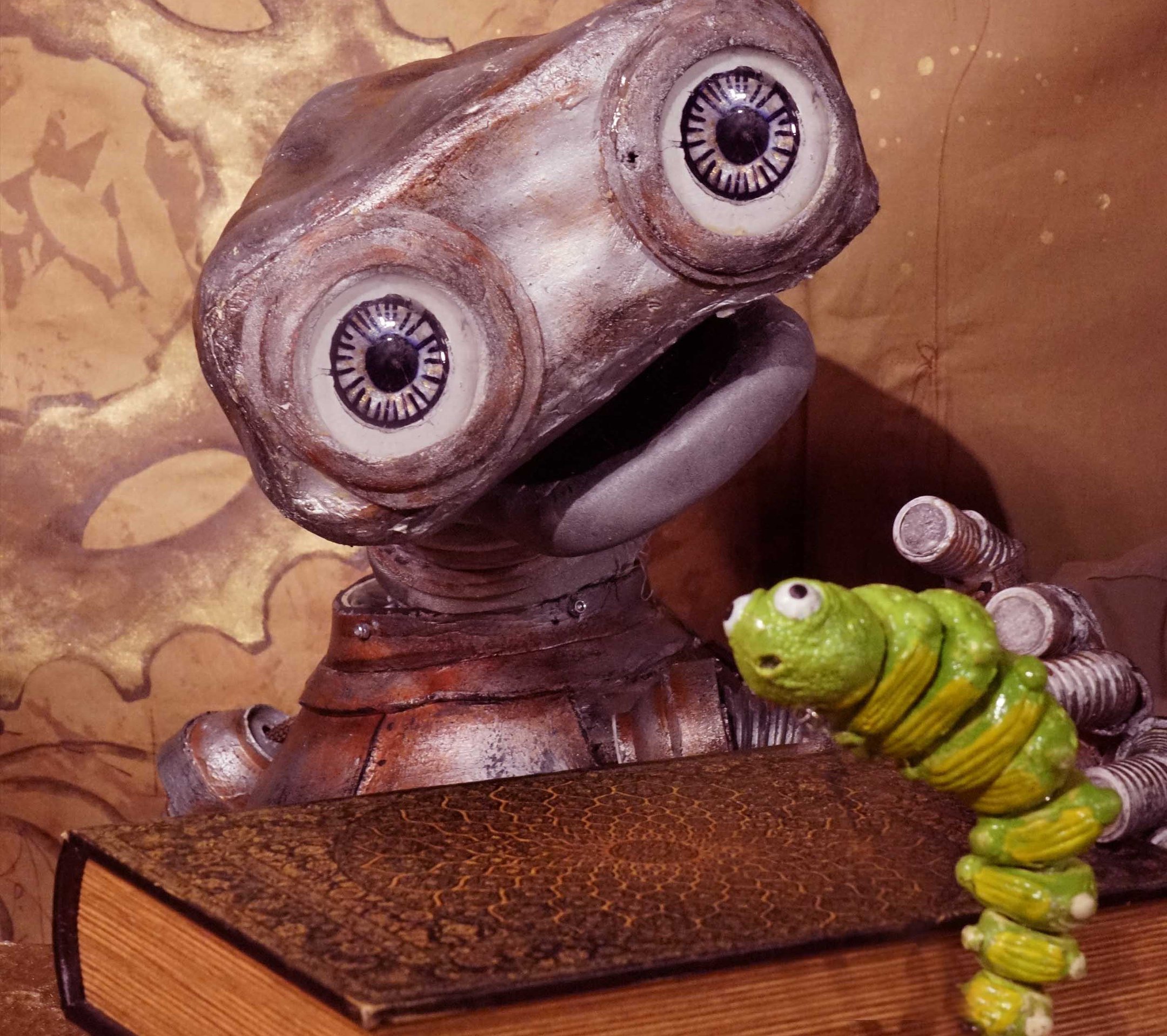 Trinket-and-Gizmo-square-low-res - crop .jpg